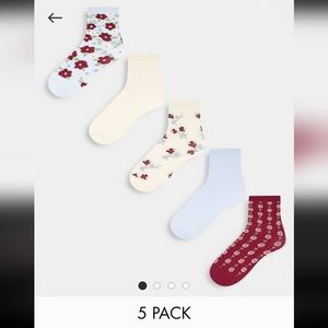 ☆ FREE - 5pk floral sock set